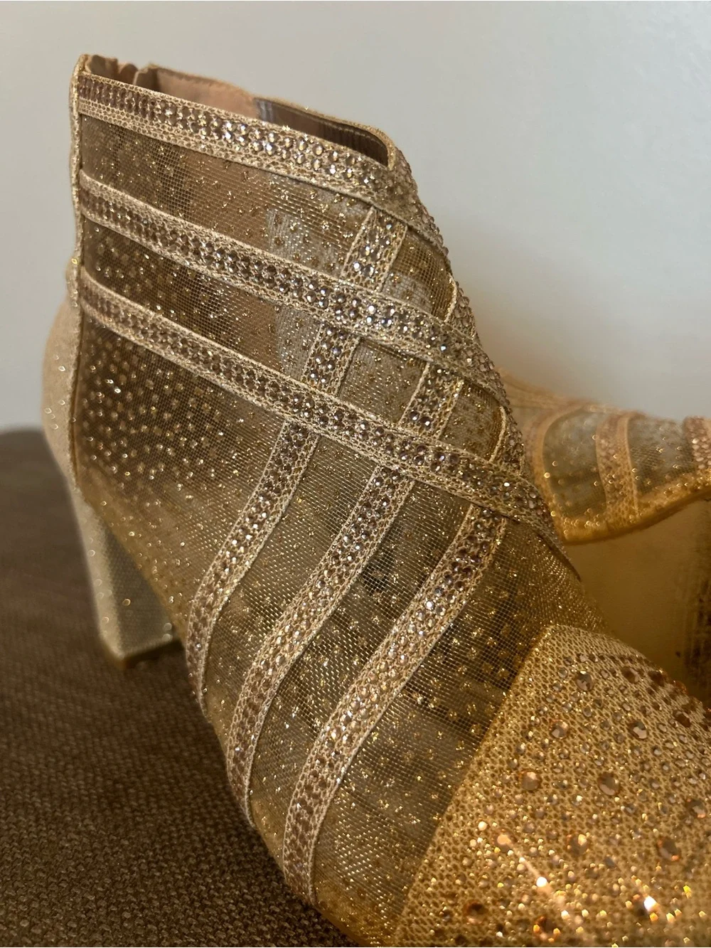 Valenti Franco Gold Glitter Strappy Peep-Toe Women's Heels